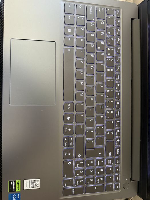 Portatil Gaming Lenovo LOQ  15IAX9E-923