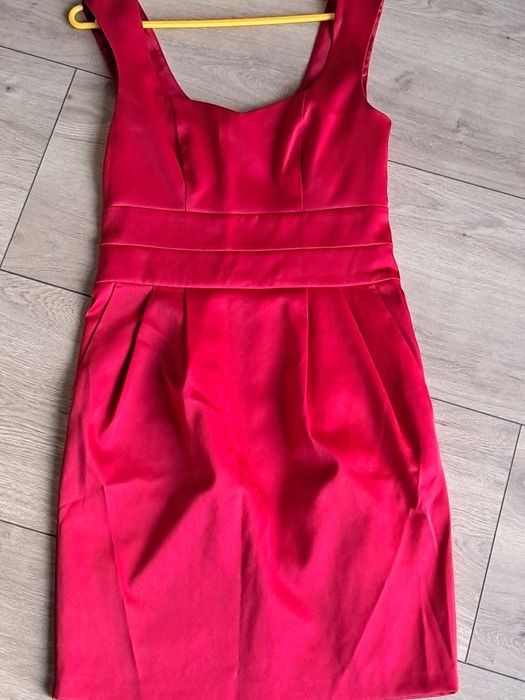 Czerwona sukienka wieczorowa