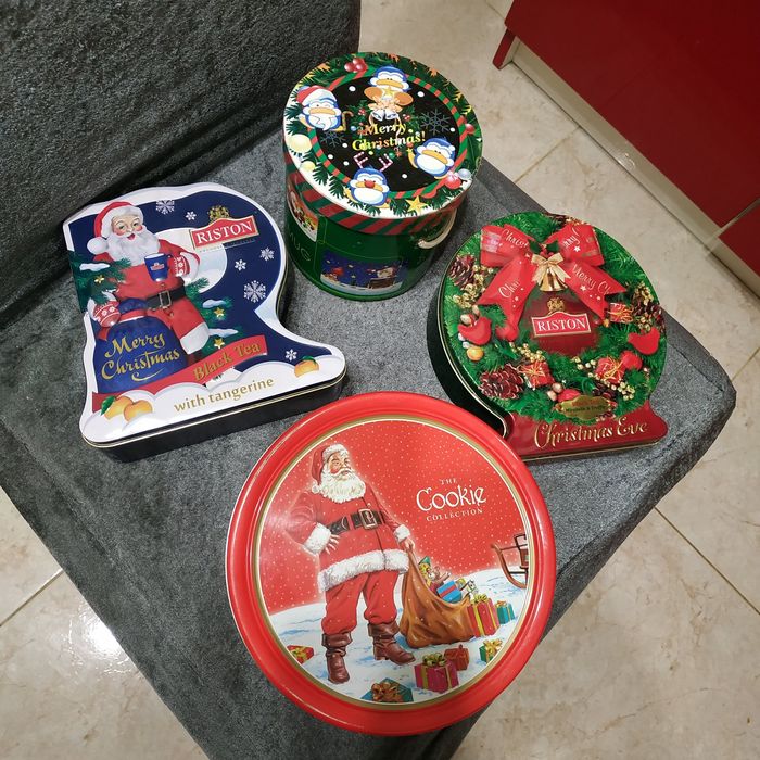 Подарункові коробочки