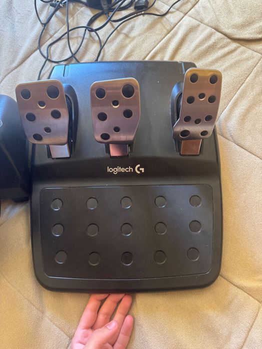 Volante e pedais Logitech G29