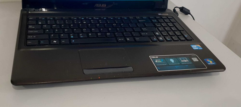 Laptop Asus K52F i3 4x2,53GHz 4GB RAM/ 250hd Sprawny 100%