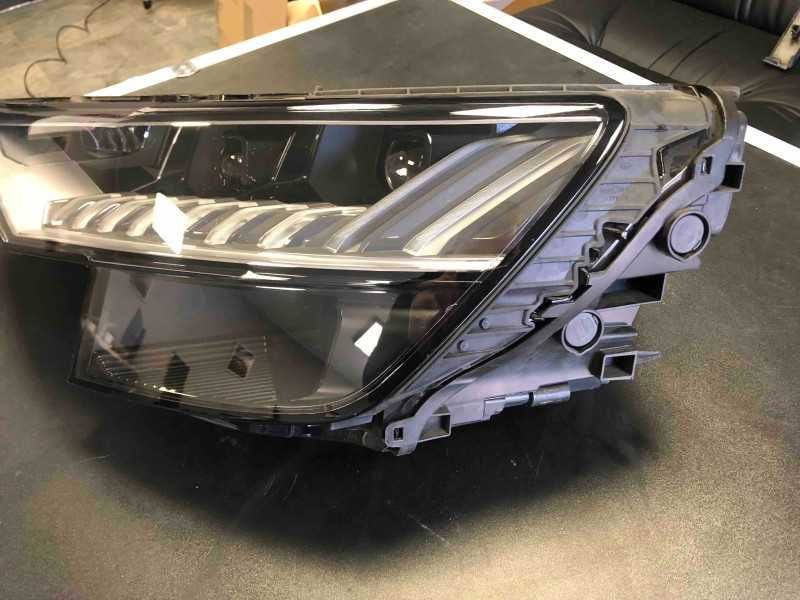 Фара права ліва Matrix Audi Q8 4M
