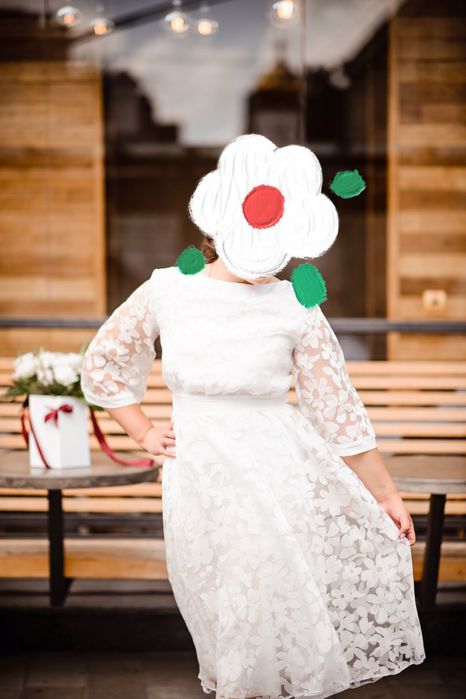 Продам сукню, легка біла