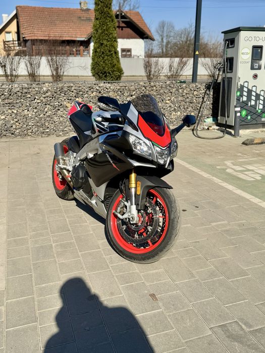 Aprilia Rsv4 2018 рік