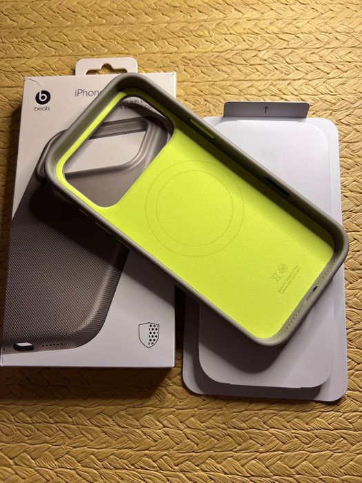 Etui Beats do Apple iPhone 17 Pro Max Rugged/ MagSafe/ nowe- otwarte opakowanie