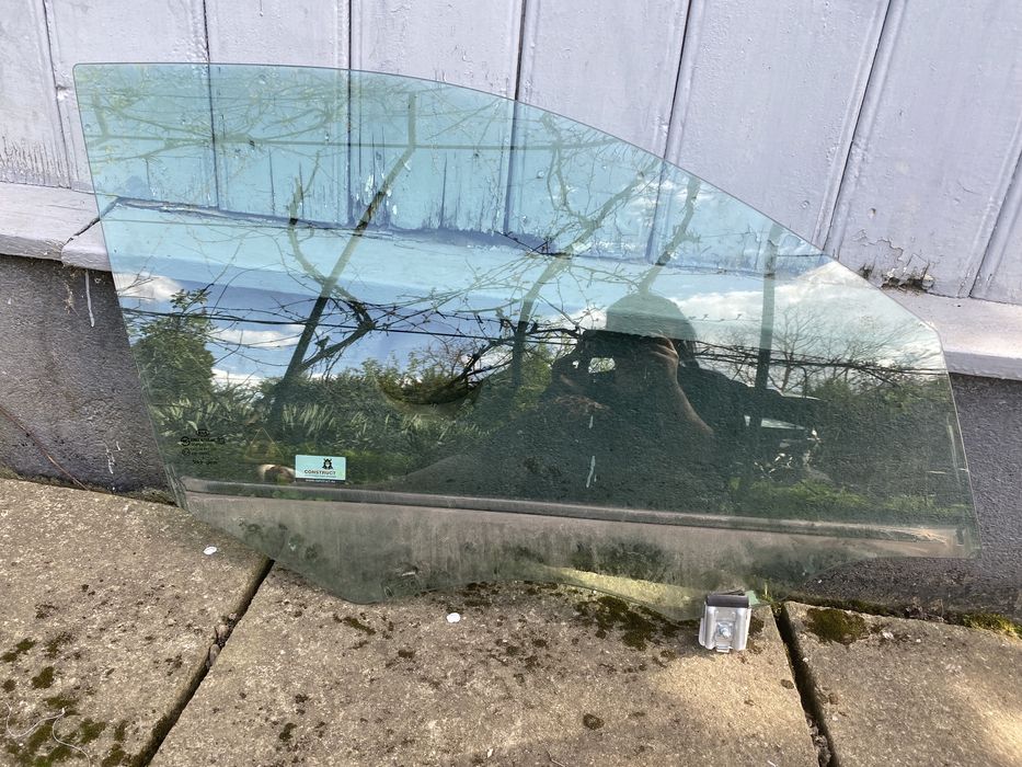 Скло бокові кіа соренто