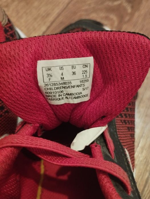 Кросівки жіночі Clarks