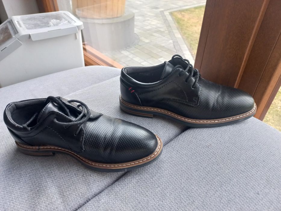 Sprzedam buty na komunie dla chłopca