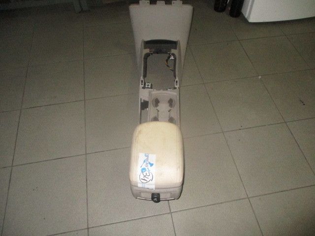 Apoio de braço VOLVO V50 (MW)