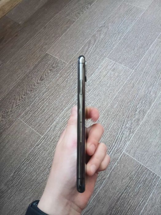 айфон Х в хорошем состоянии