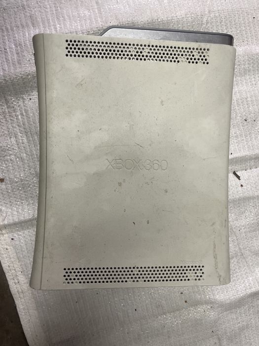 Xbox 360 - com todos os cabos