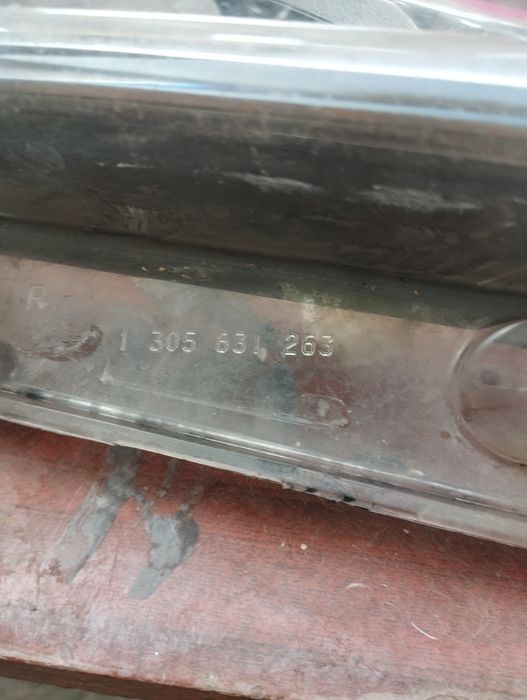 Продам стекло фары Рено Логан 2
