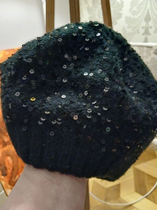 Beret damski z cekinami