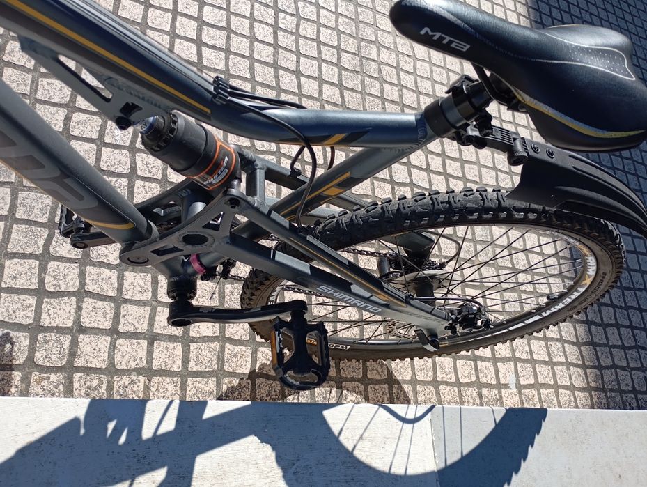 Bicicleta aro 26 moma bike alumínio  semi novo ou trocar