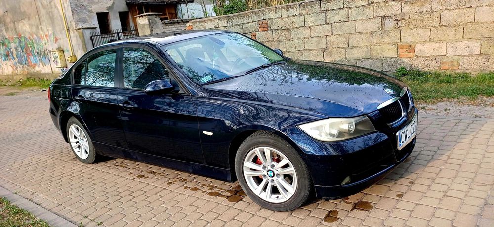 BMW E90 320i 150KM