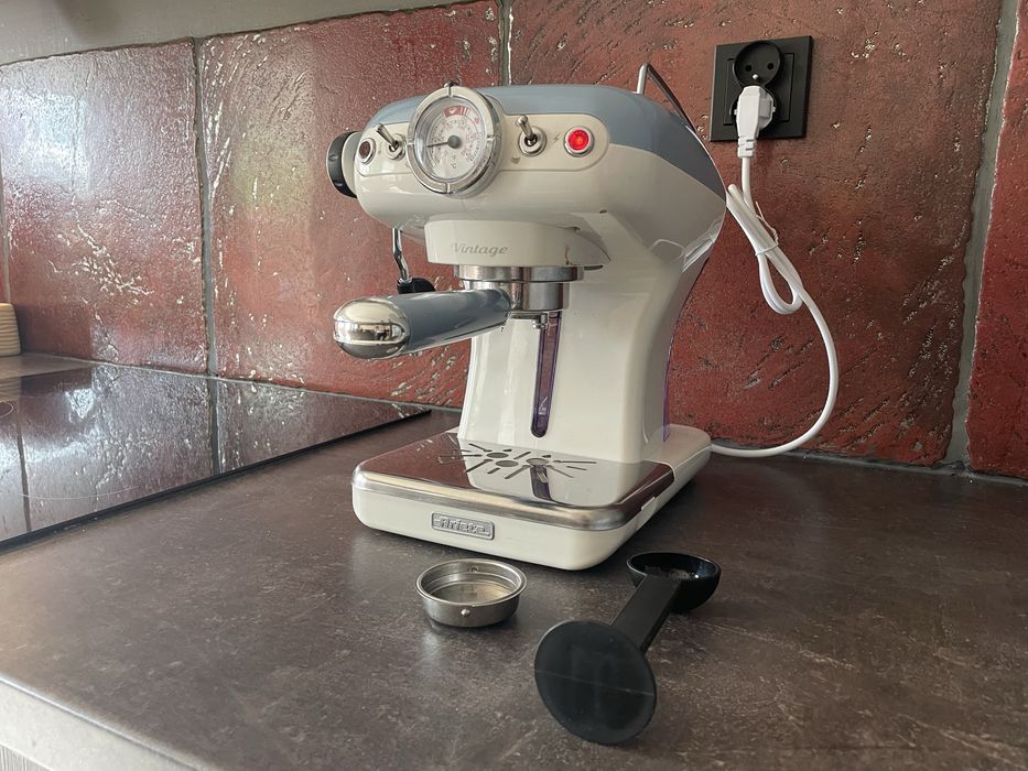 Expres do kawy kolbowy ARIETE 138915 Błękitny jak nowy