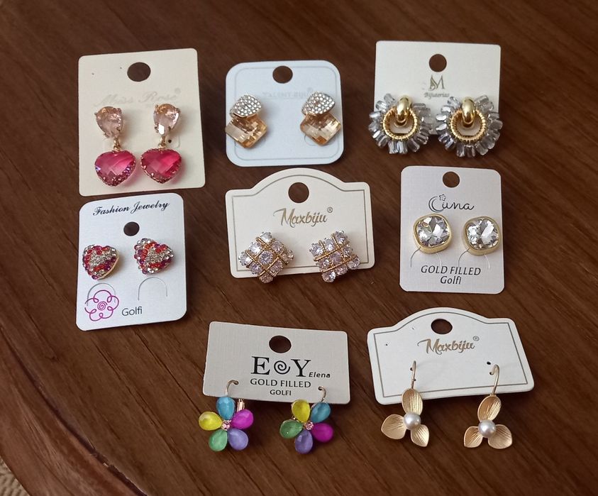 Conjunto de 8 pares de Brincos - Novos