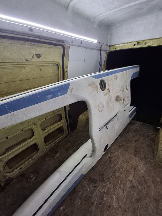 Catamaran para reparação