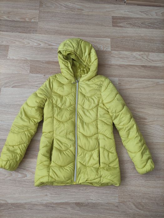 Демисезонная куртка Reserved на девочку рост 146