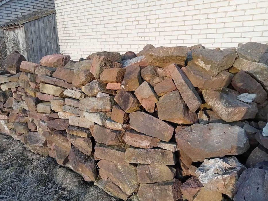 Kamień czerwony twardy