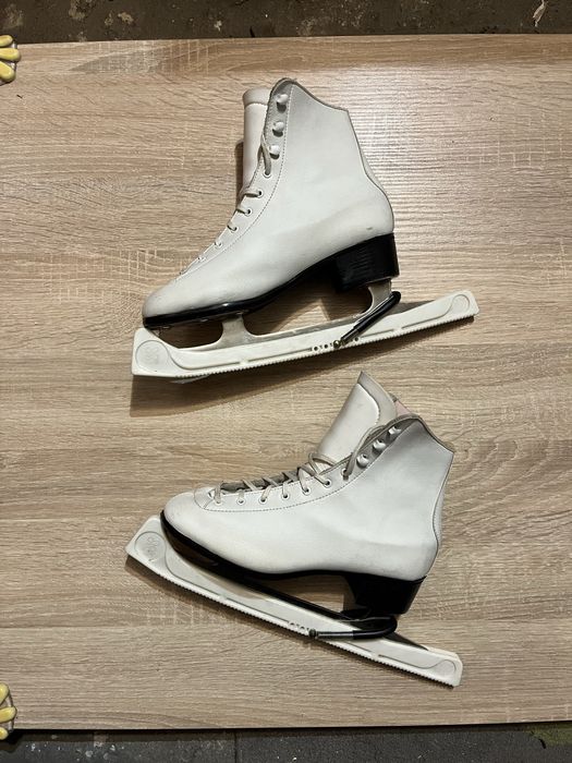 Łyżwy figurowe skórzane rozmiar 34