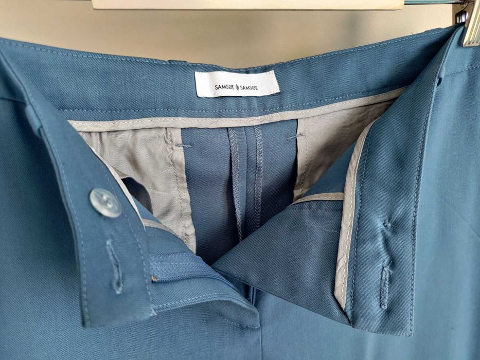 Eleganckie proste niebieskie spodnie z wełną Samsøe Samsøe rozmiar M