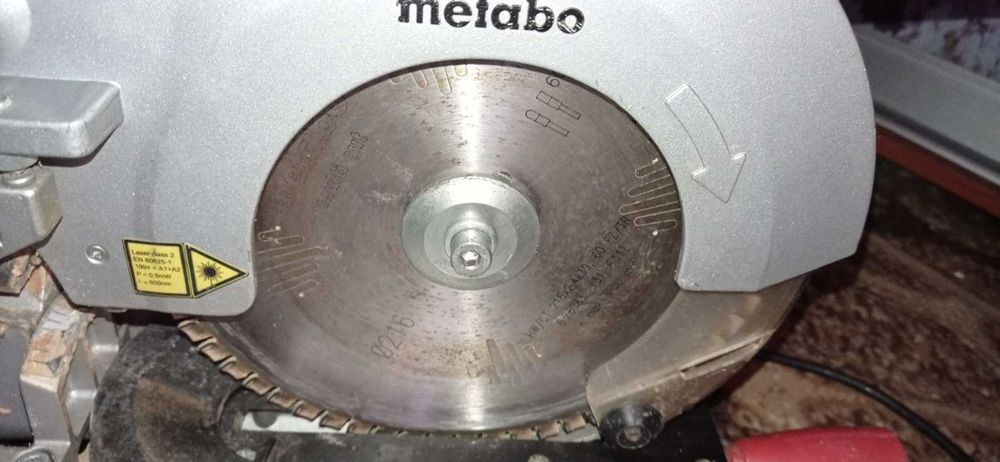 Пила торцовочная Metabo KS 216 M Lasercut