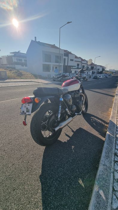 Triumph bonneville t100