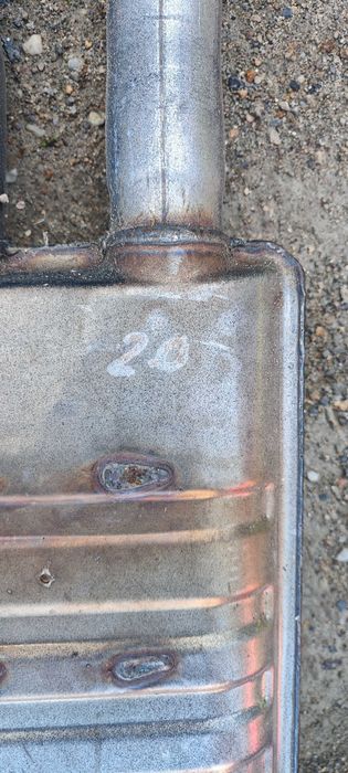 Tłumik Mustang typu cat-back Stal nierdzewna T304