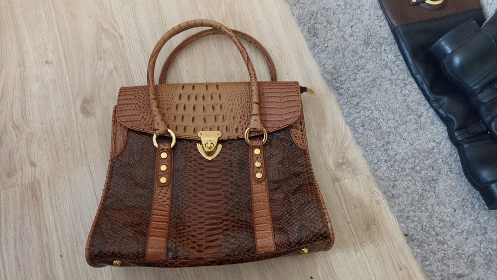 Torebka że skóry wężowej