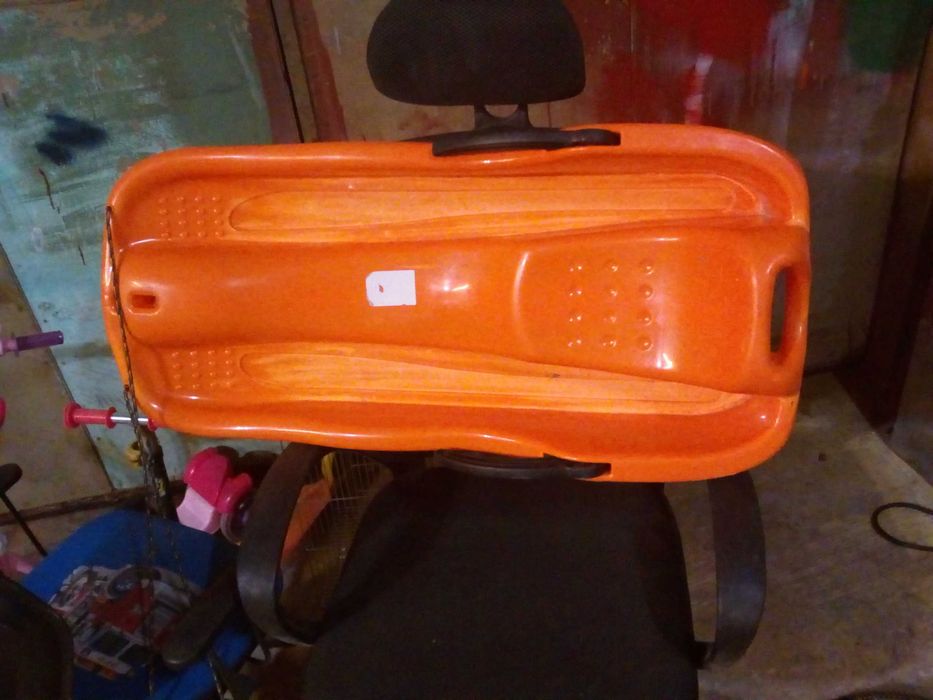 sanki plastikowe , narty buty, kaski