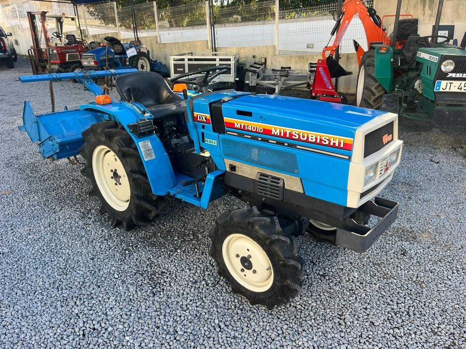 Trator Mitsubishi MT1401D com fresa