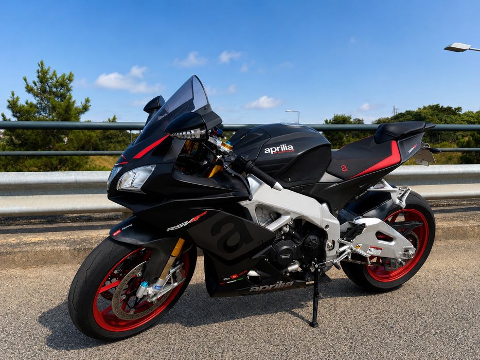 Aprilia RSV4 factory 2016