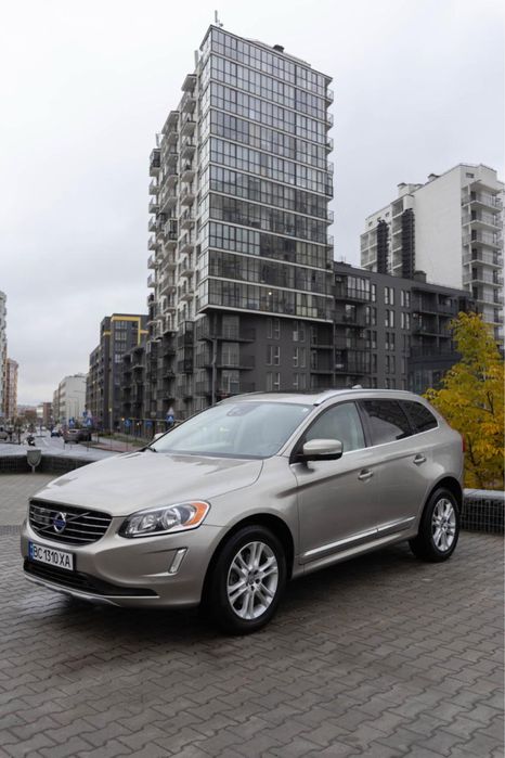 Volvo XC60 T5 2.0 (FWD)