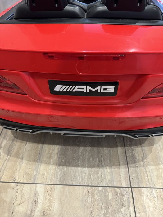 Єлектромобіль Mercedes Benz