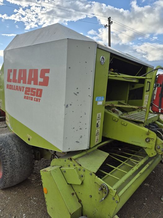 Прес- подборщик Пресс-підбирач John Deere  Claas 
Deere 332, 332а Джон Дір