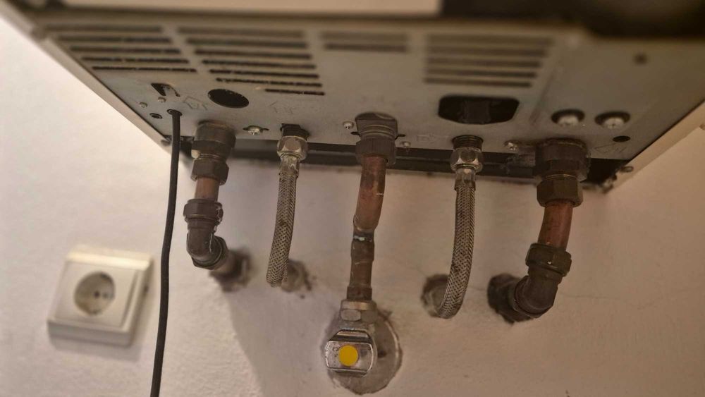 Caldeira gás e radiadores para aquecimento