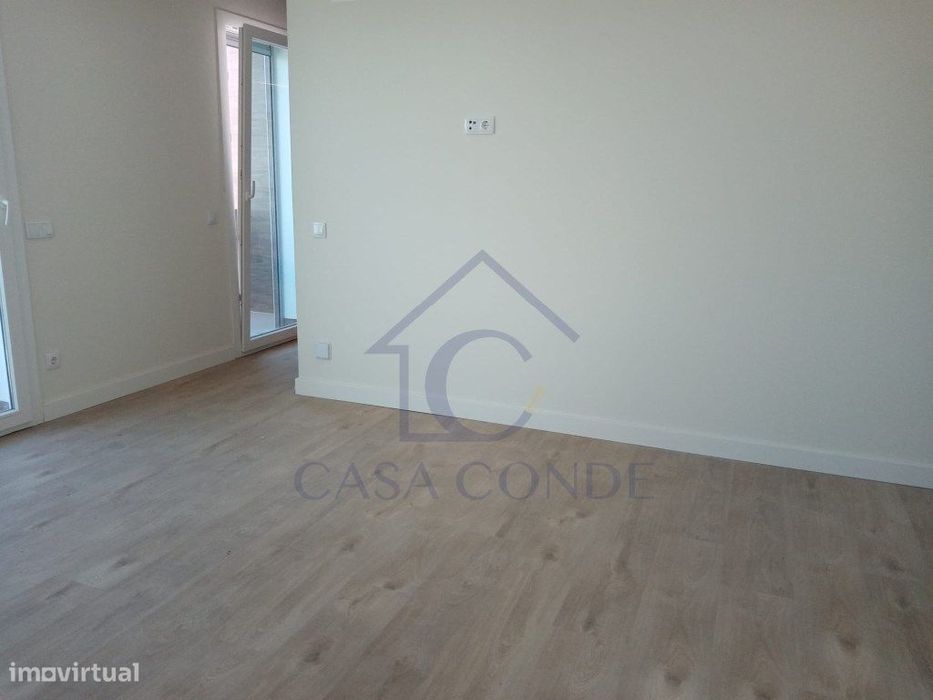 Moradia T4 Duplex com piscina, 180 m², acabamentos de luxo