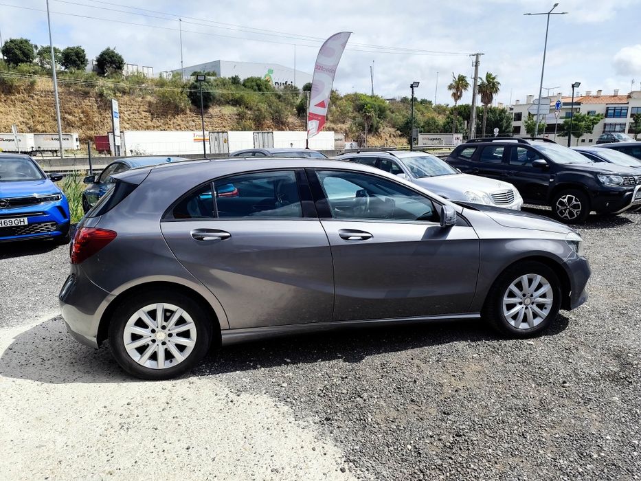 Mercedes A180, teto panorâmico, estofos em pele, 182000kms, Gasóleo, Excelente estado!! Desde 172€€