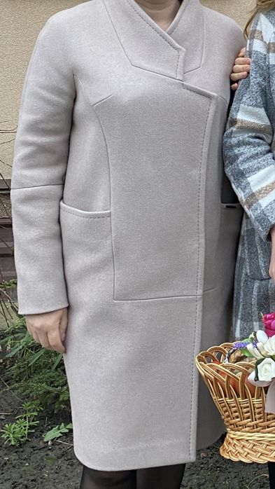 Пальто бежеве світле Victoria bloom