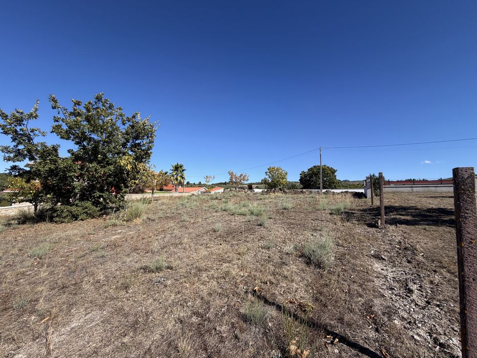 Terreno em solo urbano de 1250m2 com viabilidade construtica em Sever, Moimenta da Beira