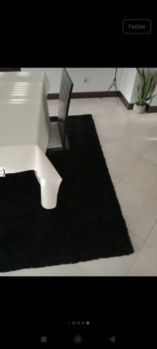 Tapete preto grande