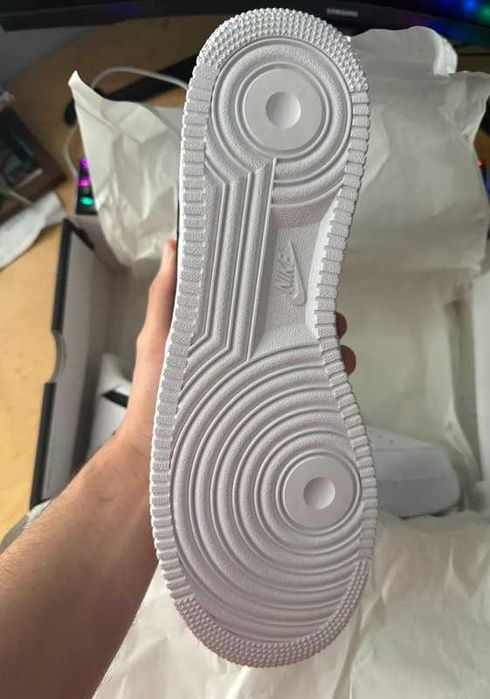 Nike_Air_Force_1_Low_Supreme_White_Black R.39