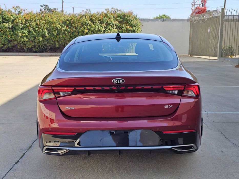 Kia K5      2021