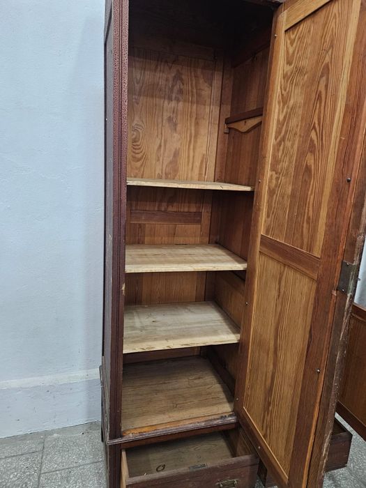 Stara stylowa szafa do przedpokoju holu