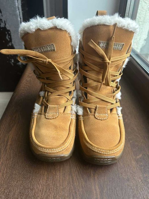 Продам жіночі зимові черевики Columbia