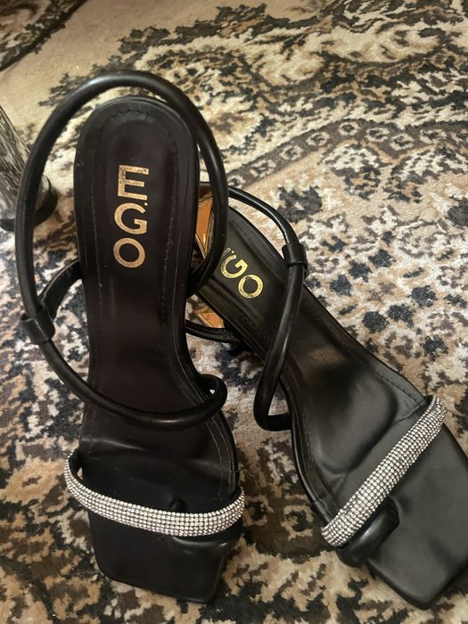 Босоніжки стрази,шкіряні