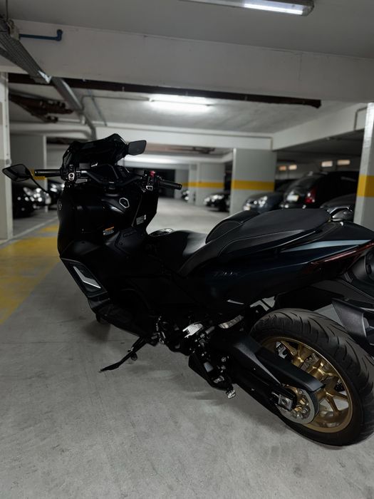 Tmax 560 tech max