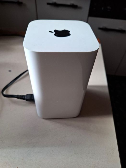 Роутер Apple AirPort Extreme