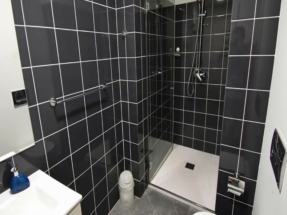 Apartamento T3 com varanda e ar condicionado